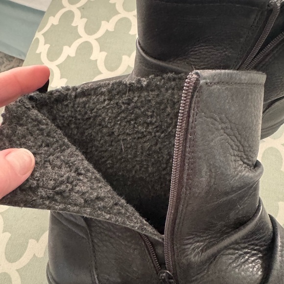 Ecco Black Leather Ankle Boots - Picture 4 of 6